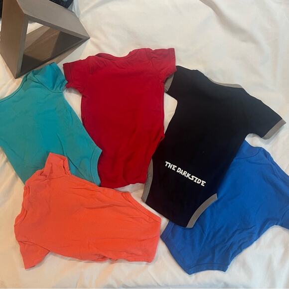 Lot of boys various brands of one-piece shirts and shorts size 12 months - Picture 5 of 11